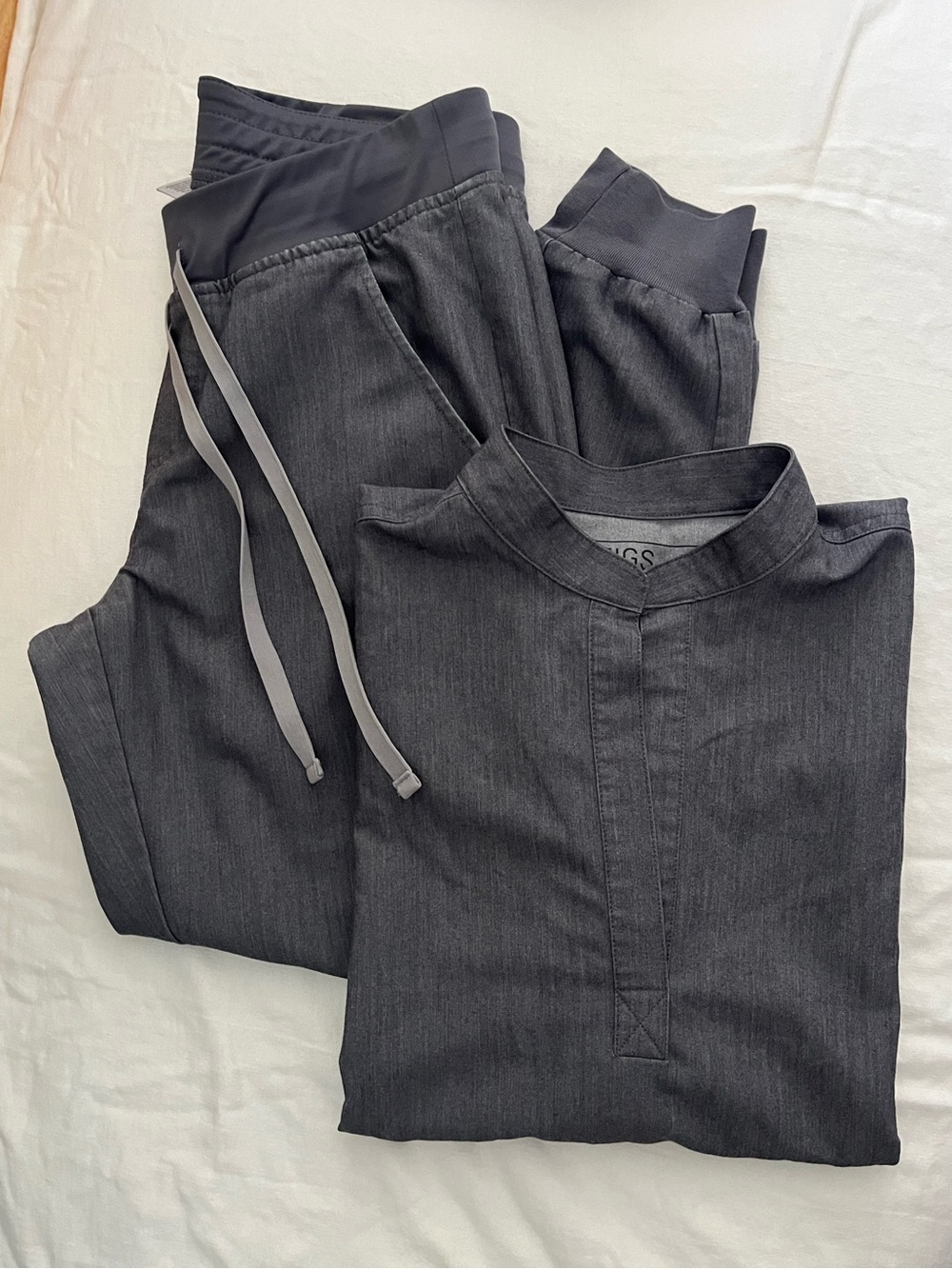 FIGS Scrub Set Graphite